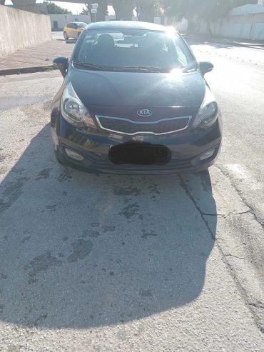 Kia-Rio-2014-noir-jantes-alliage-31 000-DT-a-vendre-La-Soukra